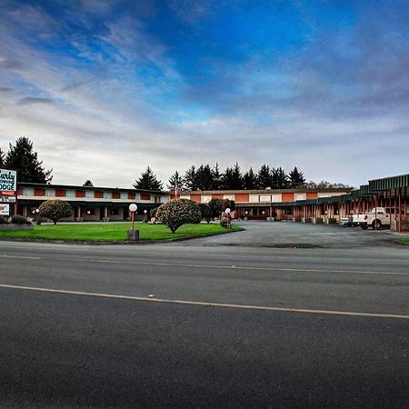 Curly Redwood Lodge Crescent City Exterior photo
